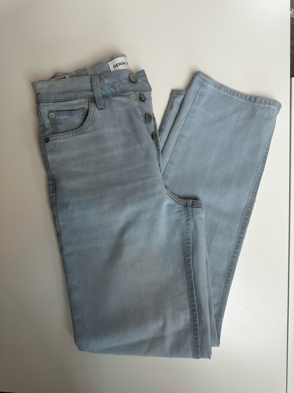 Aritzia-Denim Forum- High-Rise Straight Leg‎ Jeans in Light Wash Blue